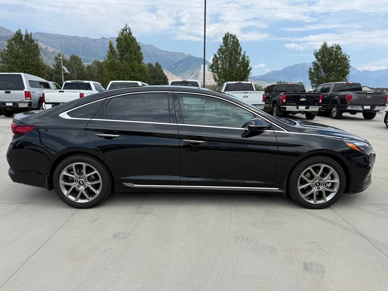 Used 2019 Hyundai Sonata Limited FWD image 2