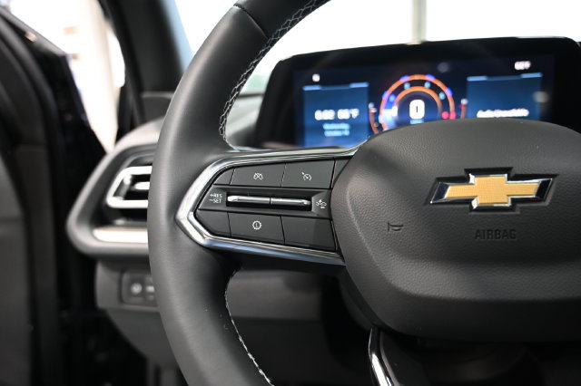 New 2027 Chevrolet Traverse LT w/ LPO, Floor Liner Package FWD image 24