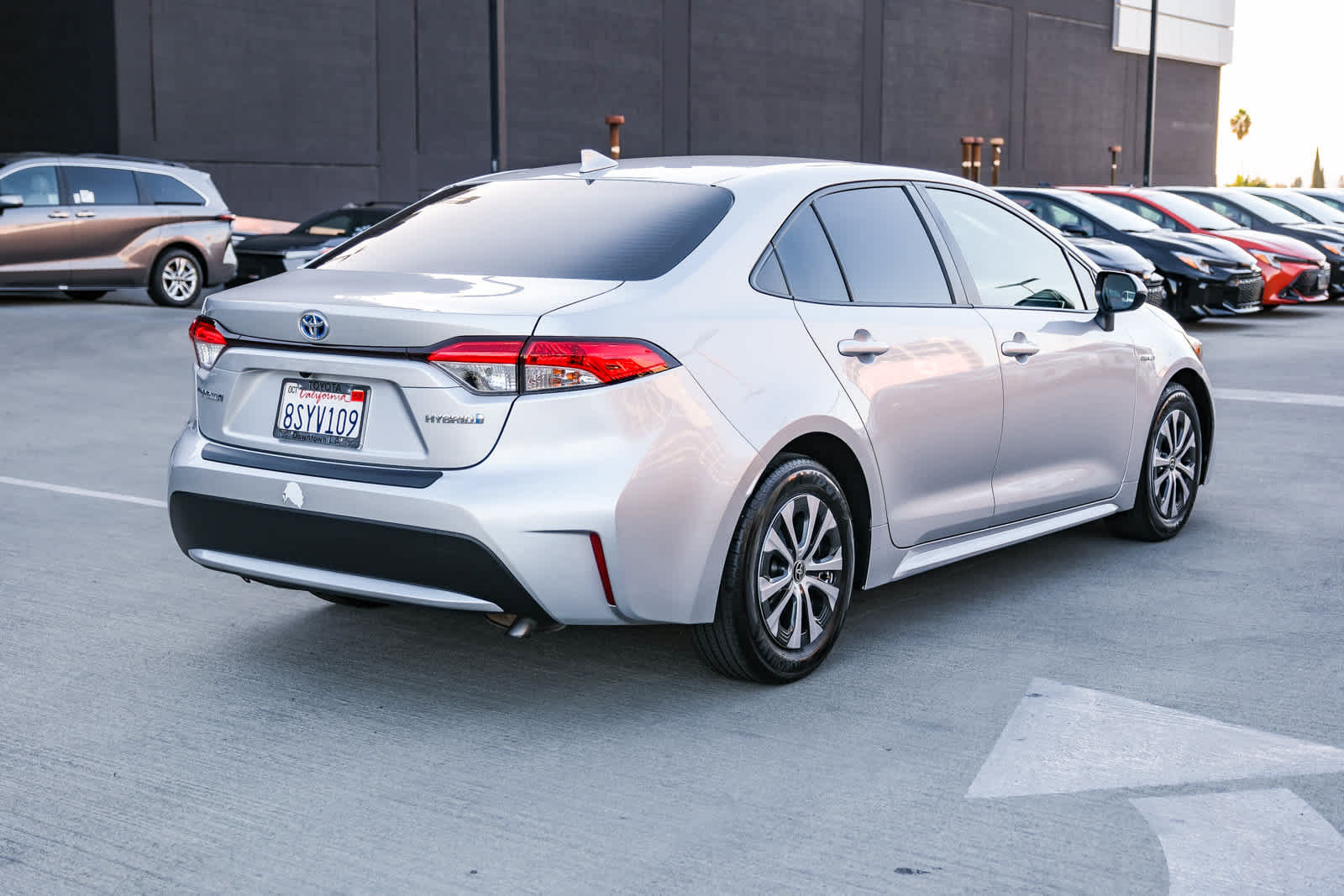 Used 2021 Toyota Corolla LE FWD image 4