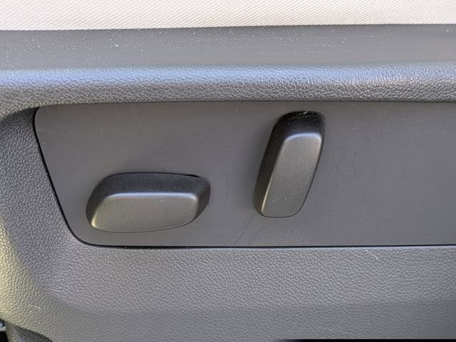 Used 2023 Buick Envision Avenir image 24