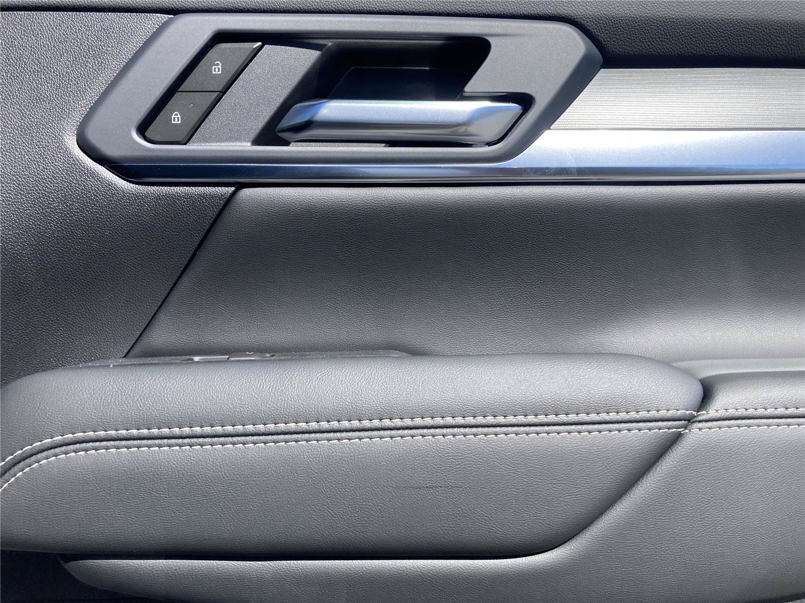 New 2026 GMC Terrain Elevation w/ Black Edition FWD image 30