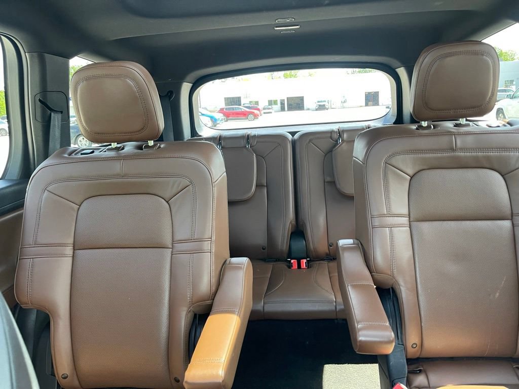 Used 2022 Lincoln Aviator Reserve w/ Equipment Group 201A AWD/4WD image 12