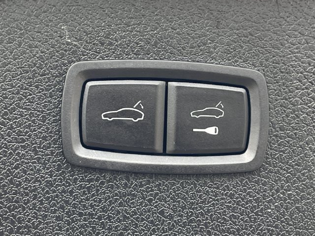 Used 2024 Porsche Macan AWD/4WD image 28