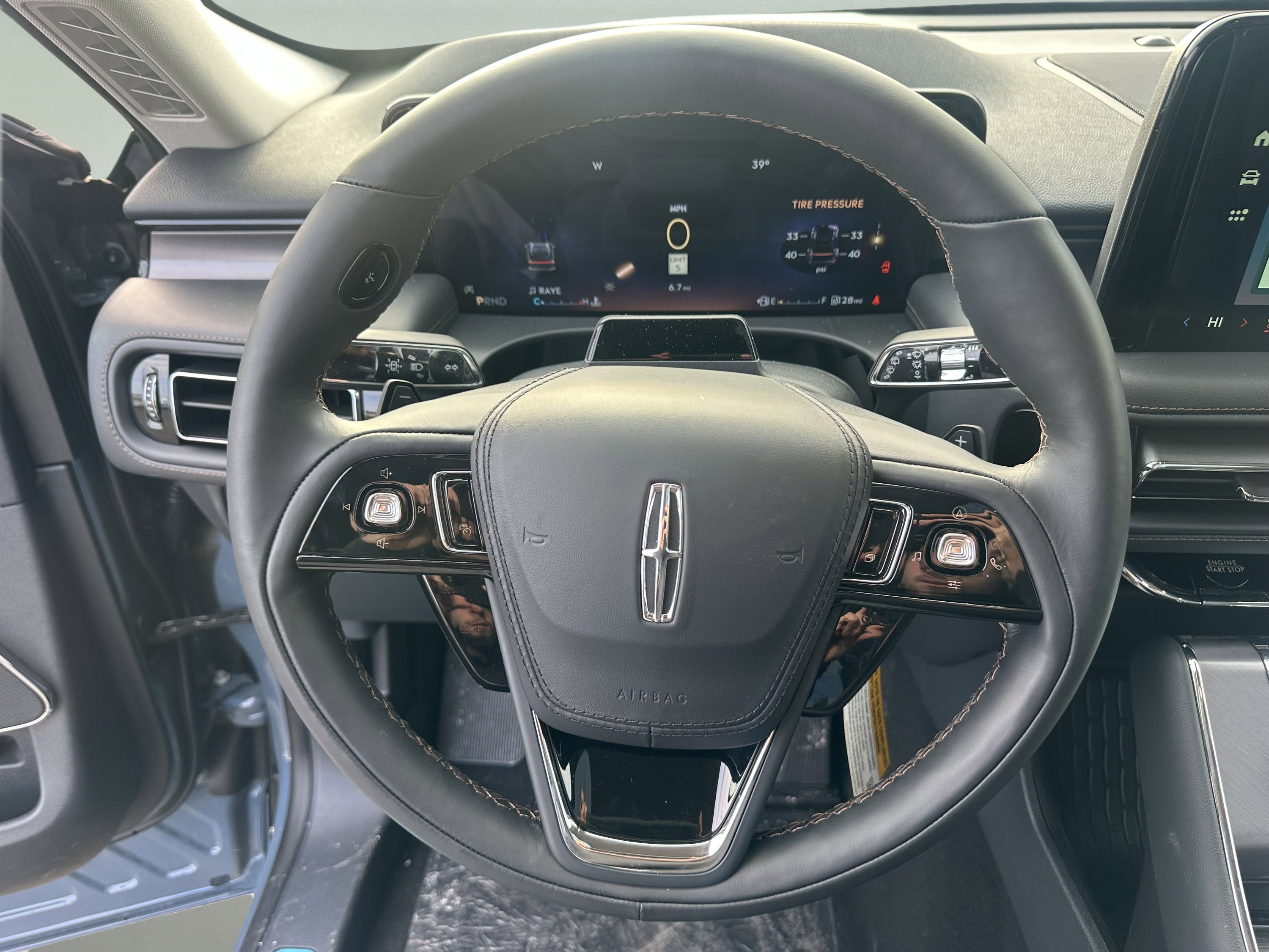 New 2026 Lincoln Aviator AWD image 12