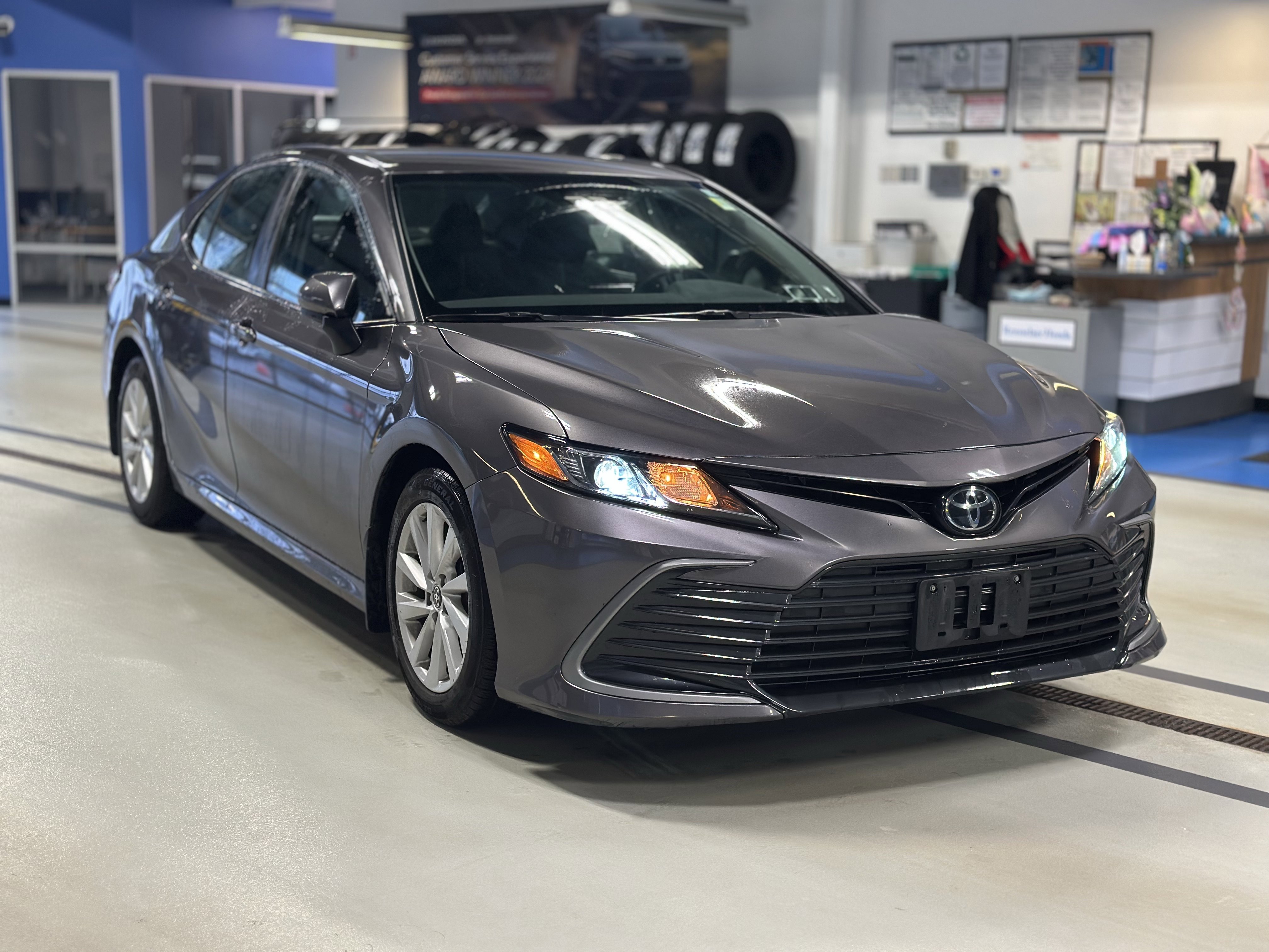 Used 2023 Toyota Camry LE FWD image 3