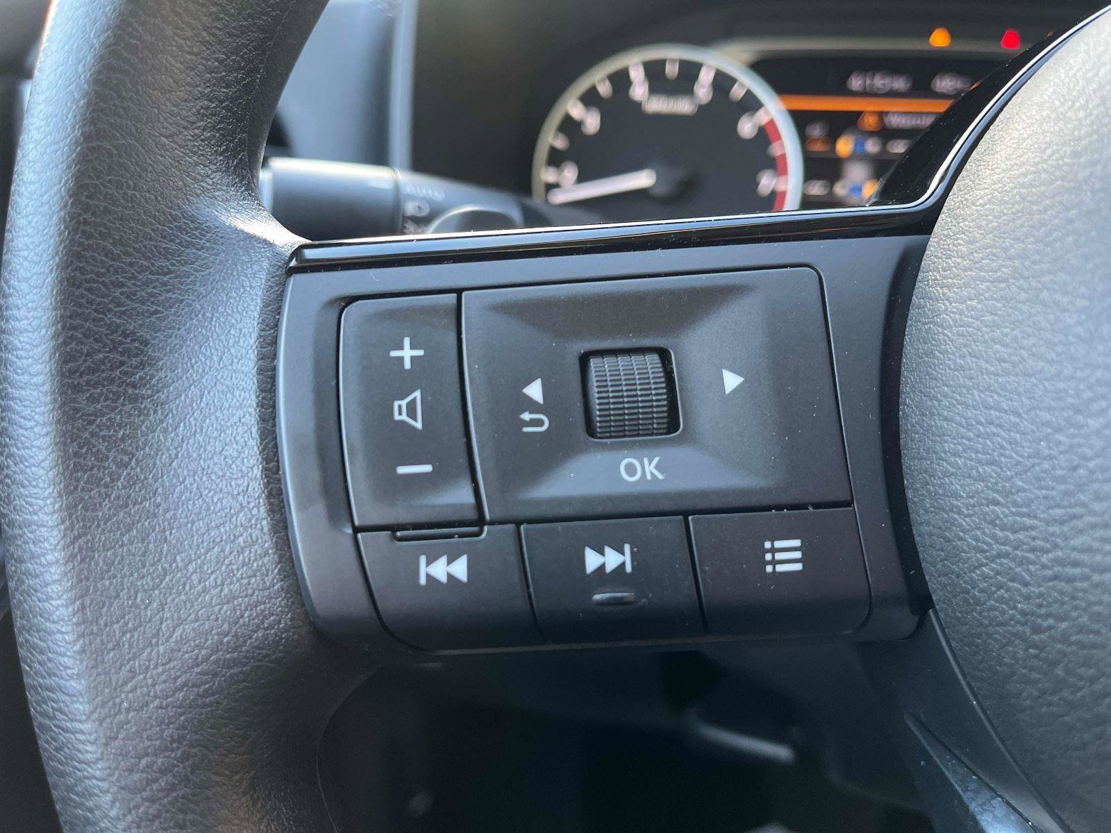 Certified 2023 Nissan Rogue SV image 28