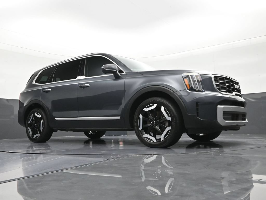 Used 2024 Kia Telluride S FWD image 26