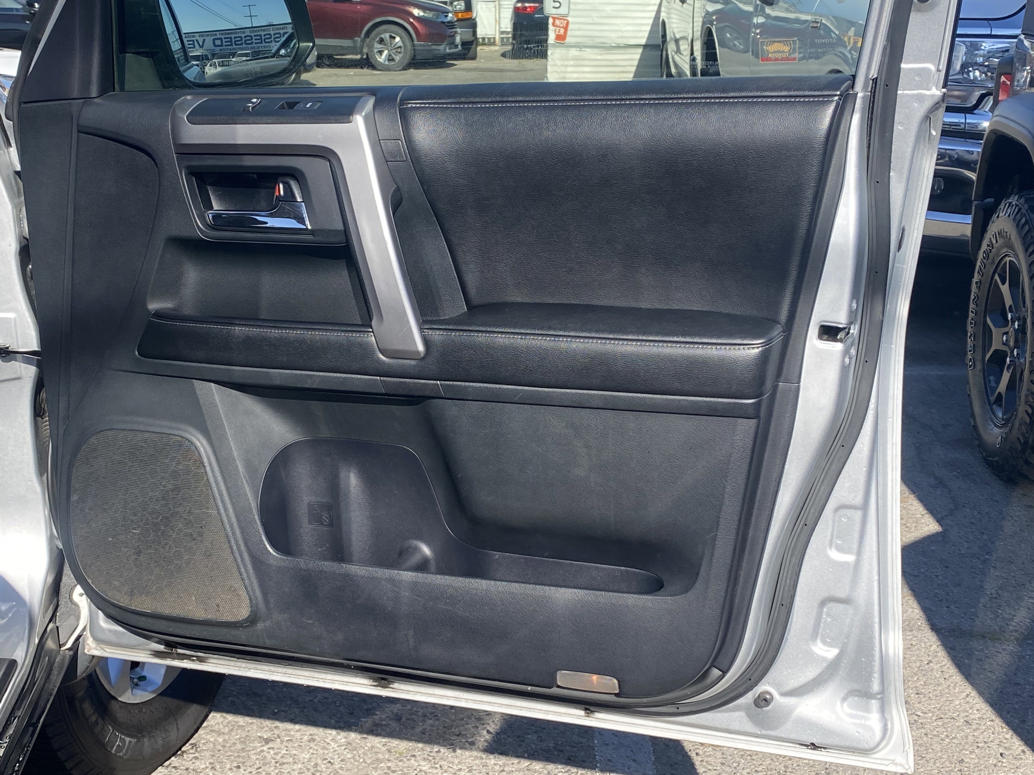 Used 2015 Toyota 4Runner SR5 image 20