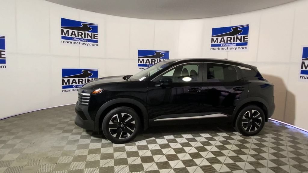 Used 2025 Nissan Kicks SV w/ SV Premium Package AWD/4WD image 7