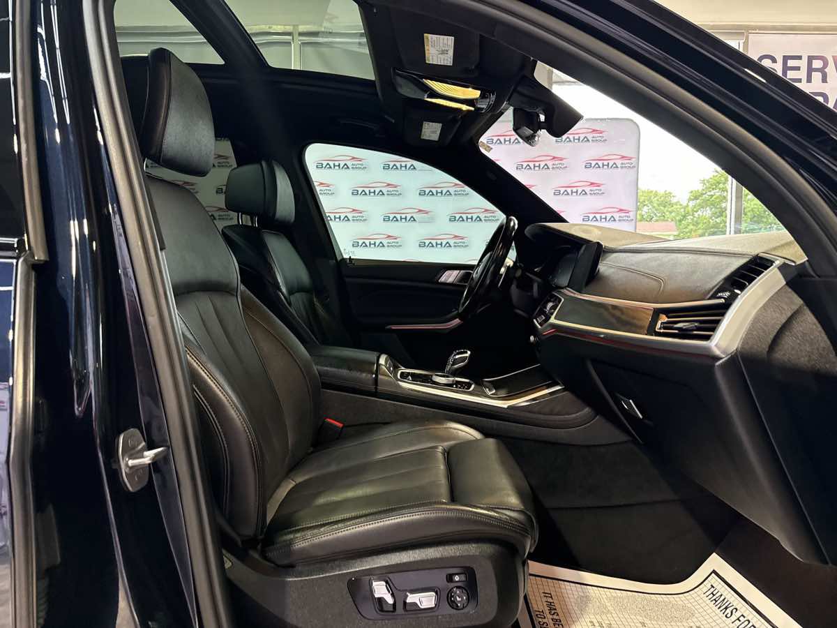 Used 2022 BMW X7 xDrive40i w/ M Sport Package AWD/4WD image 53