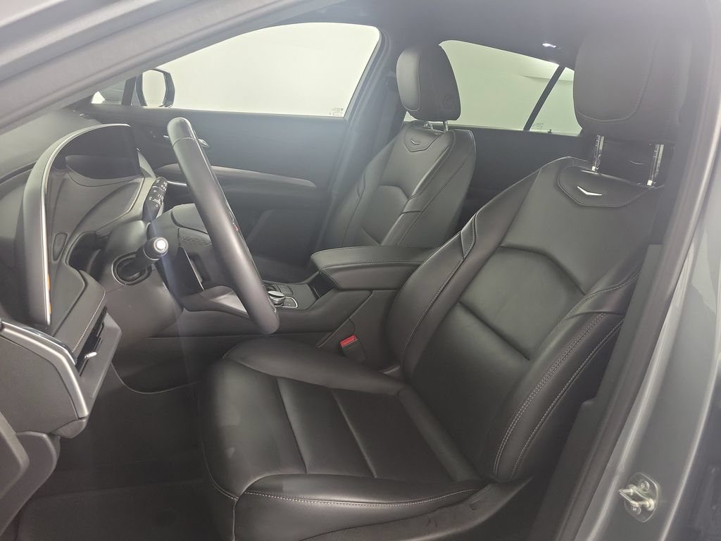 Used 2025 Cadillac XT4 Premium Luxury FWD image 16