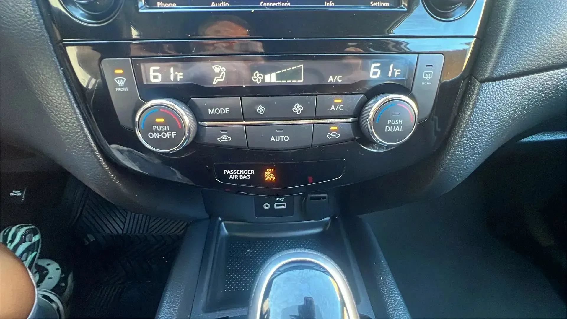 Used 2019 Nissan Rogue SV AWD/4WD image 19