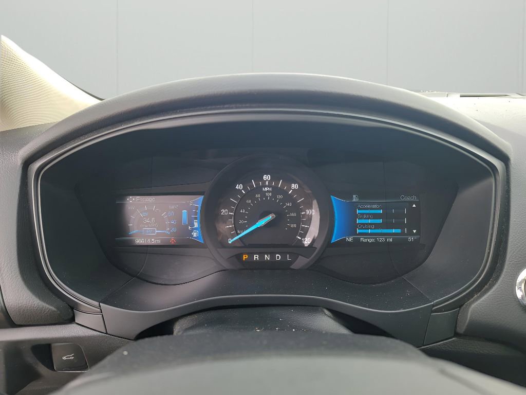 Used 2018 Ford Fusion SE w/ Equipment Group 601A image 14