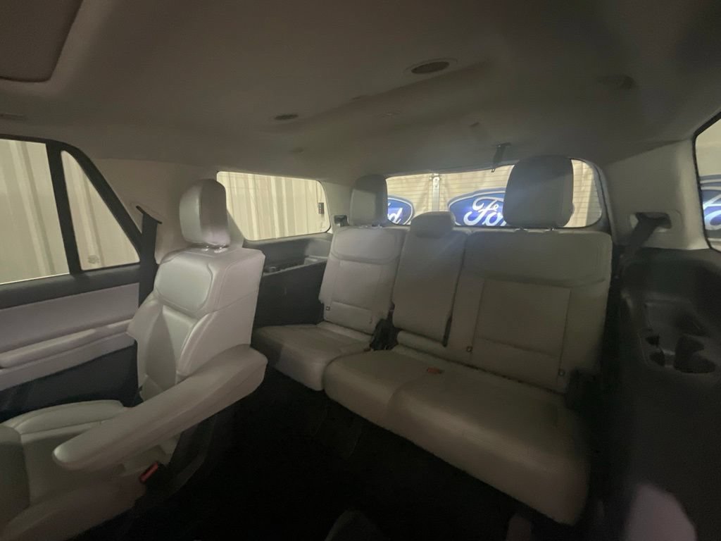 Used 2025 Ford Expedition Active AWD/4WD image 12