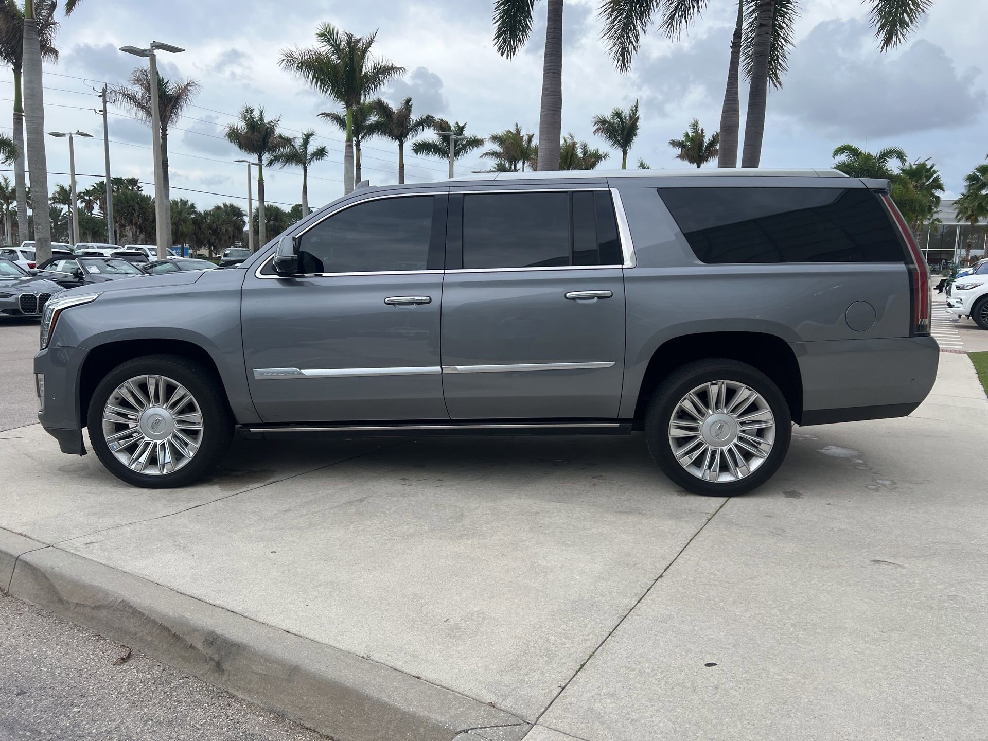 Used 2018 Cadillac Escalade ESV Platinum image 7