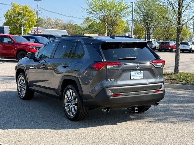 Used 2019 Toyota RAV4 XLE Premium w/ Cold Weather Package AWD/4WD image 7
