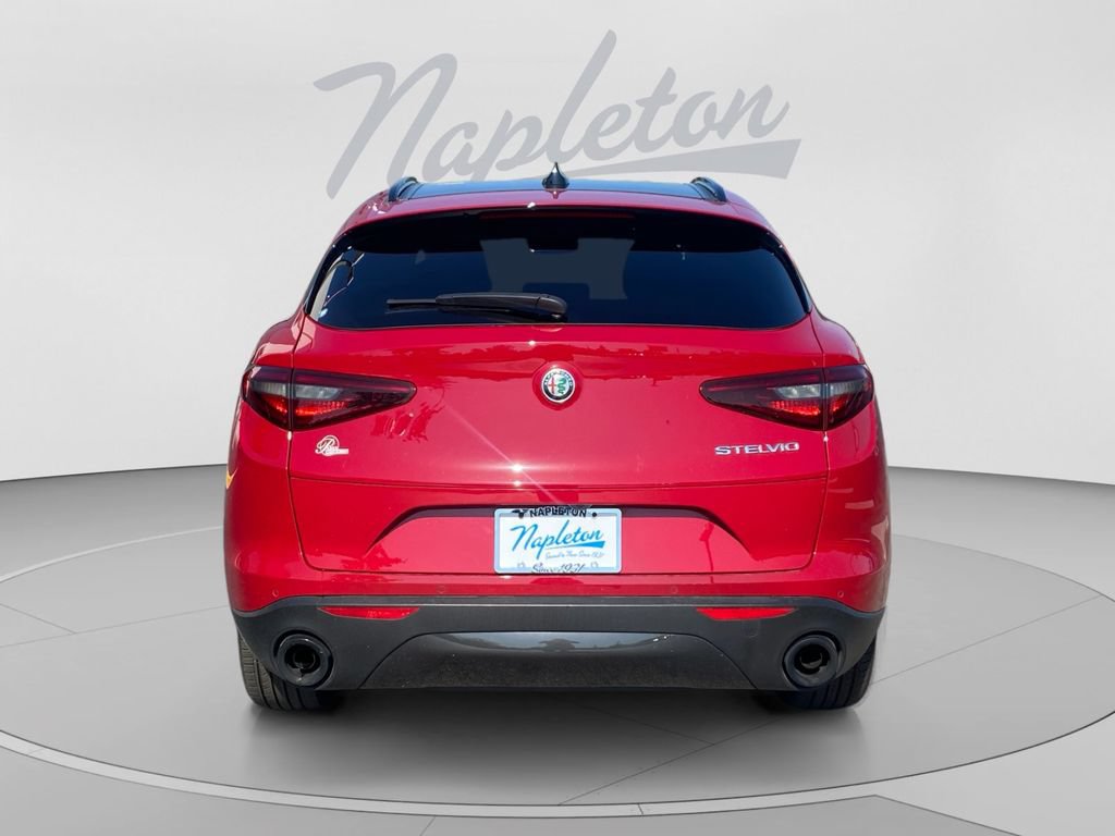 Used 2023 Alfa Romeo Stelvio Sprint RWD image 4