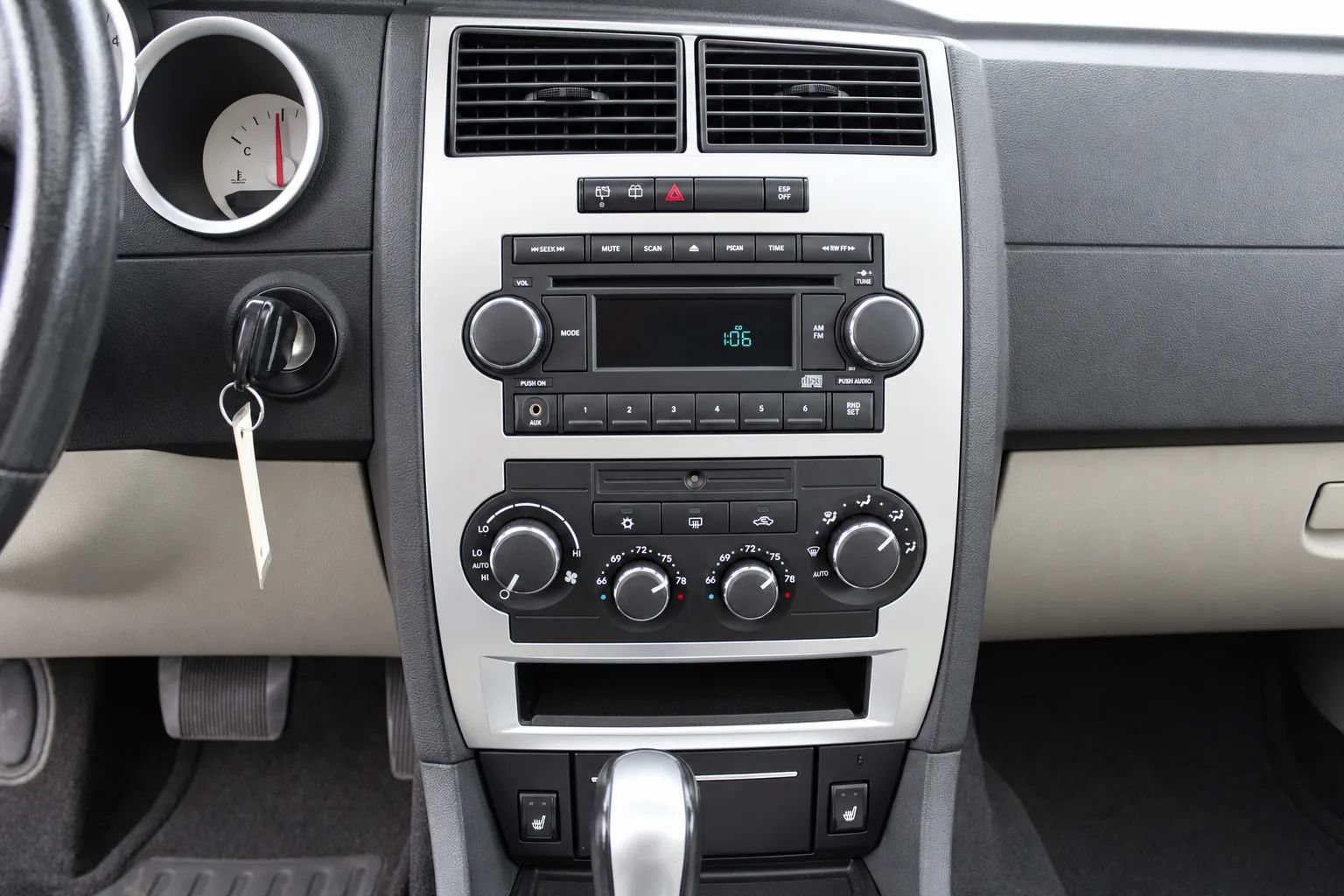 Used 2006 Dodge Magnum R/T w/ Convenience Group II AWD/4WD image 14
