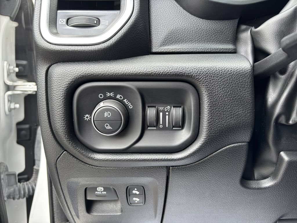 Used 2023 RAM 1500 Laramie AWD/4WD image 31