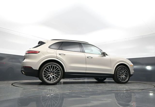 Used 2022 Porsche Cayenne Platinum Edition AWD/4WD image 31