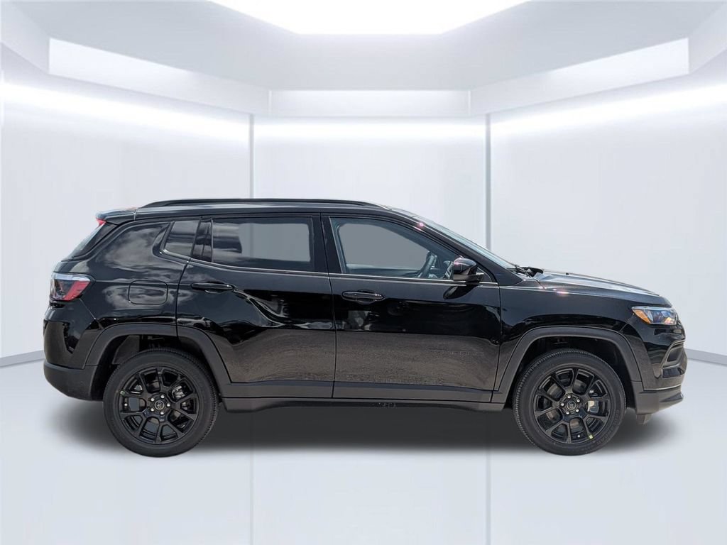 New 2026 Jeep Compass Latitude AWD/4WD image 8