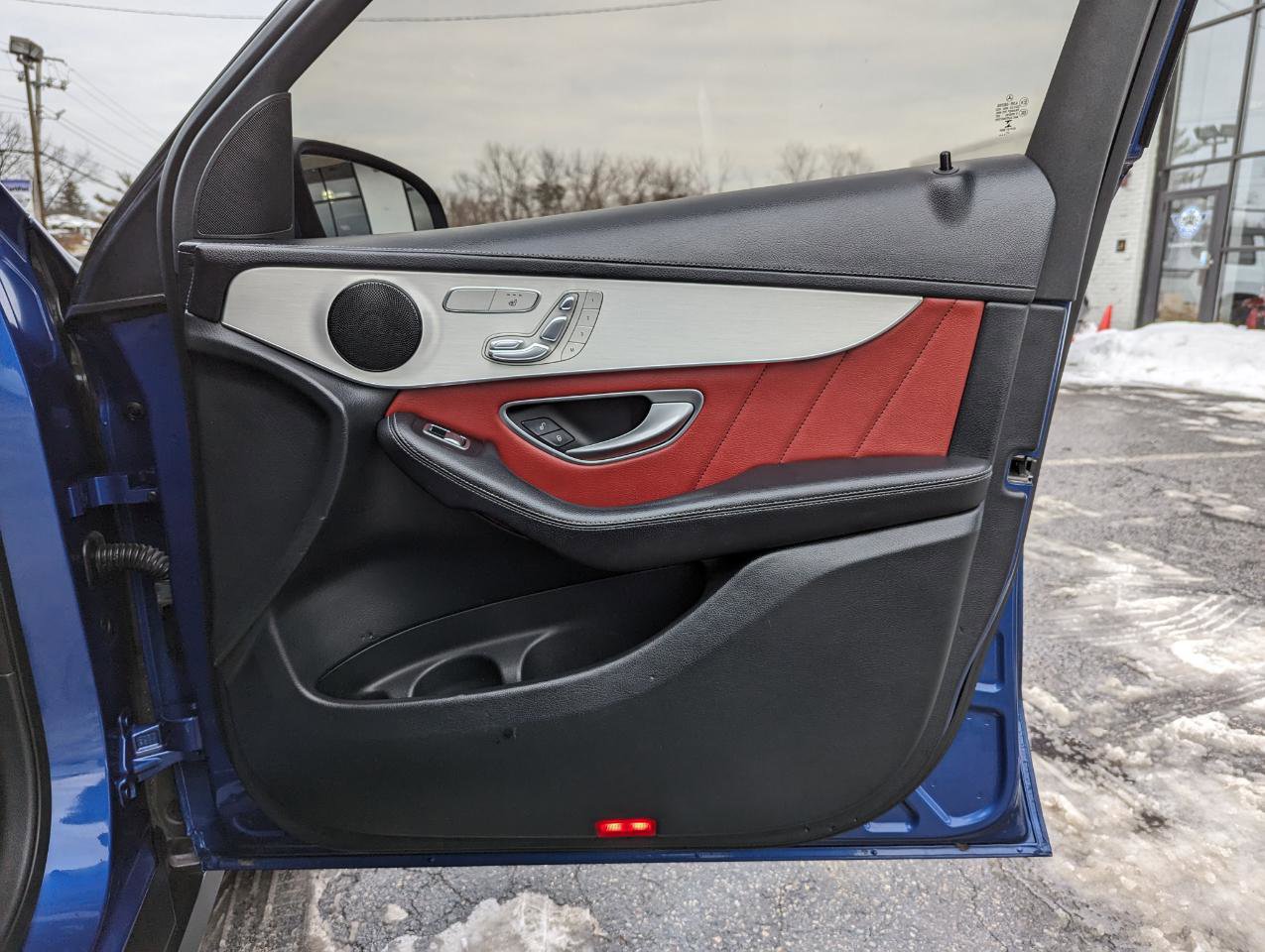 Used 2022 Mercedes-Benz GLC 43 AMG 4MATIC w/ Multimedia Package Lite image 33