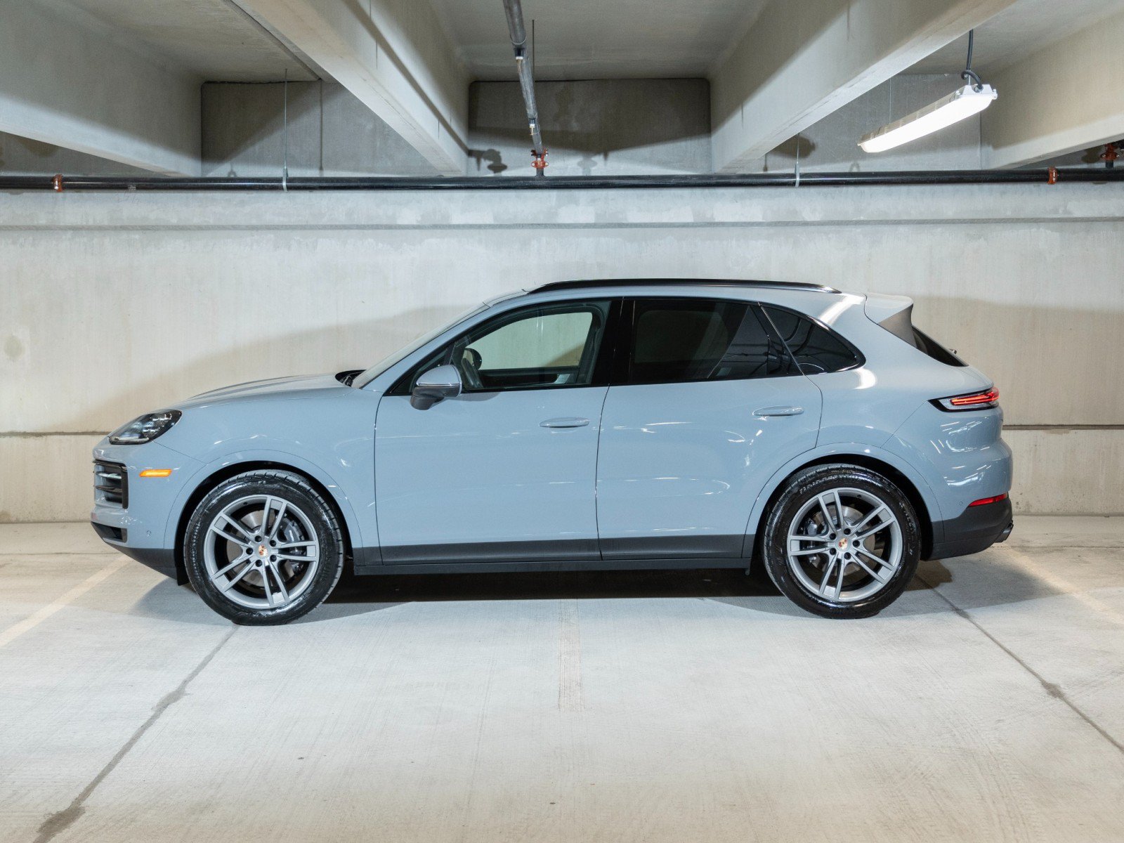 Certified 2026 Porsche Cayenne AWD/4WD image 2