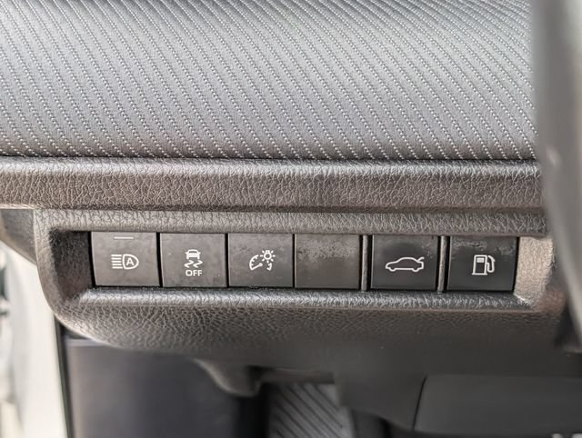 Used 2025 Toyota Camry SE FWD image 23