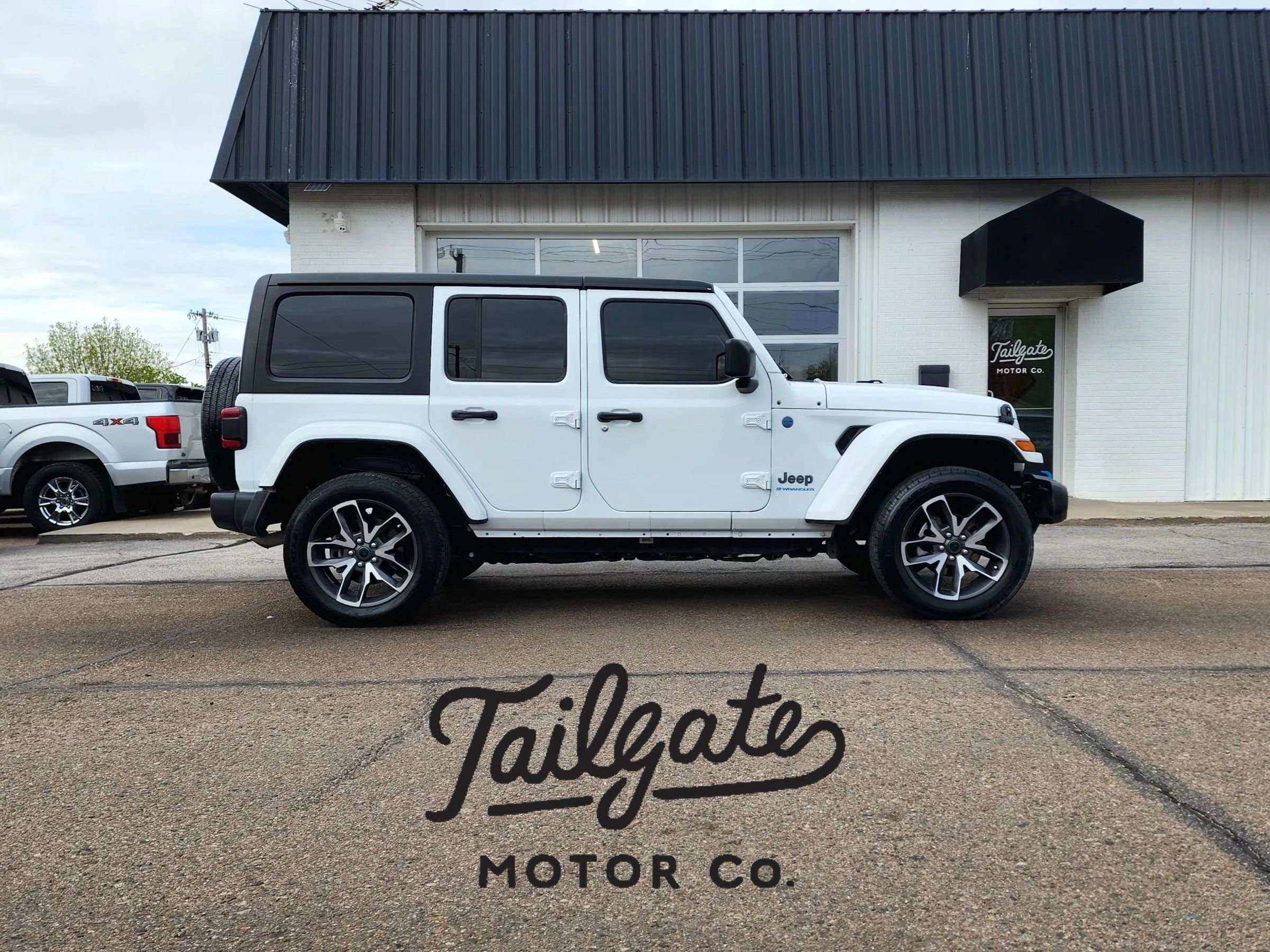 Used 2024 Jeep Wrangler Unlimited w/ Convenience Group