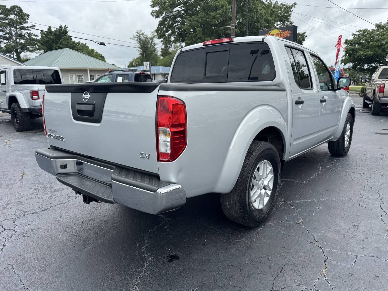 Used 2016 Nissan Frontier SV RWD image 6