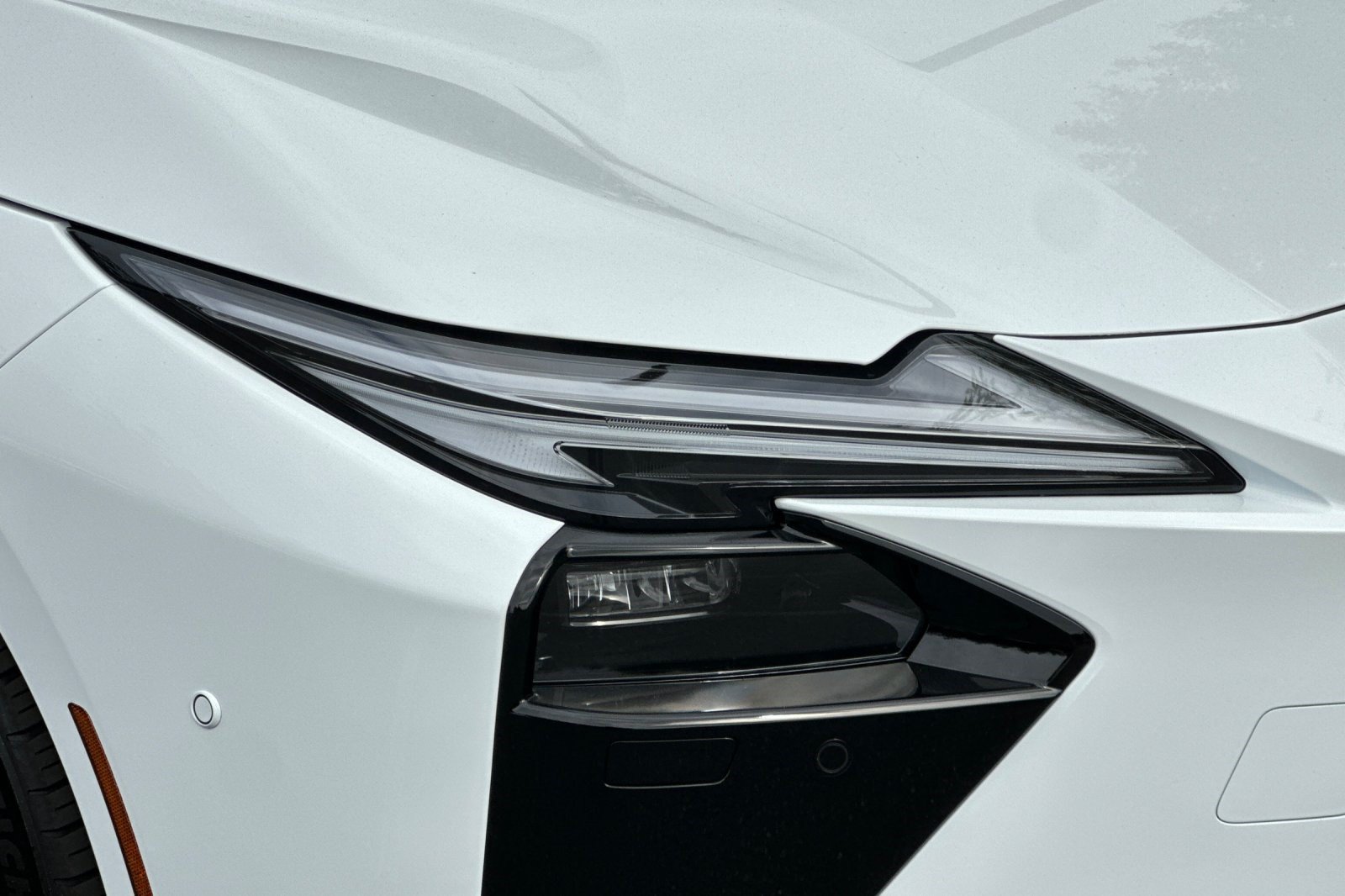 New 2026 Lexus ES 350e w/ Executive Package FWD image 12