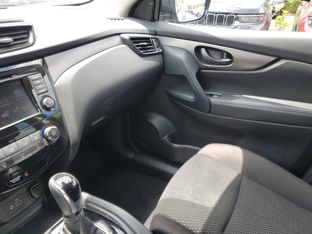 Used 2022 Nissan Rogue Sport S image 19