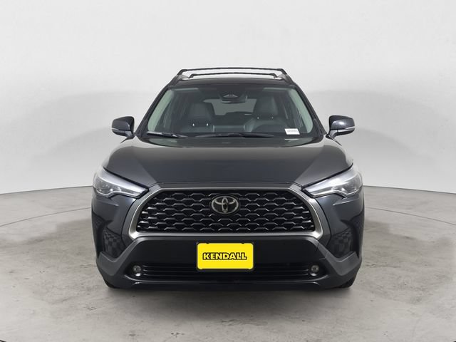 Used 2024 Toyota Corolla Cross XLE w/ Convenience Package AWD/4WD image 2