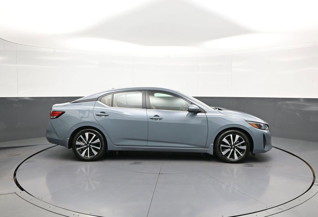 Used 2024 Nissan Sentra SV w/ SV Premium Package FWD image 5