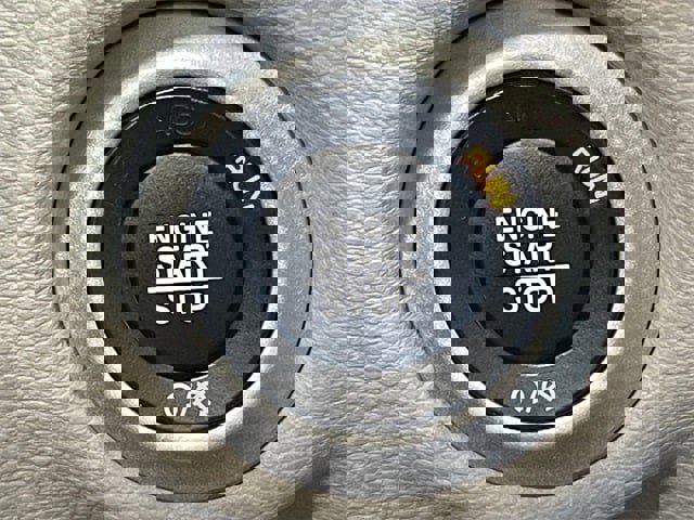 Used 2024 Chrysler Pacifica Touring-L image 21