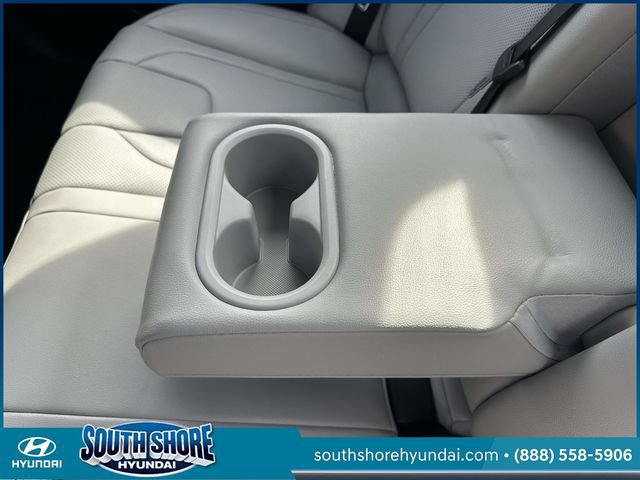 Certified 2025 Hyundai Elantra Limited FWD image 14