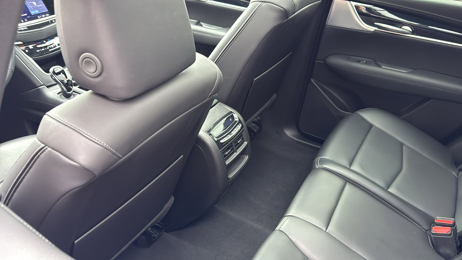 Certified 2025 Cadillac XT5 Premium Luxury image 33