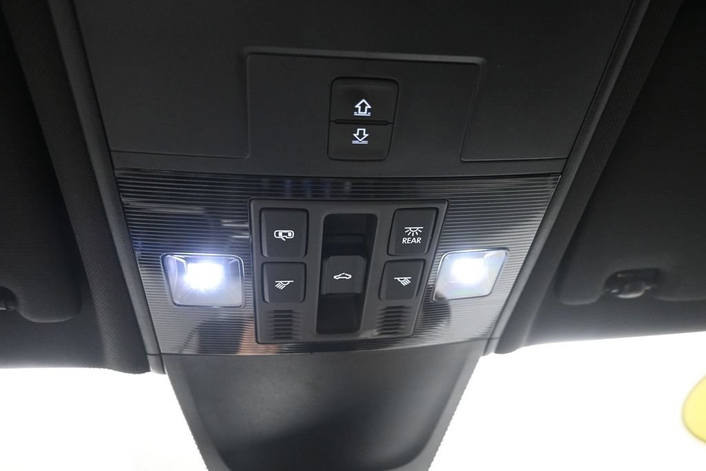 Used 2024 Volkswagen Tiguan SE R-Line FWD image 26