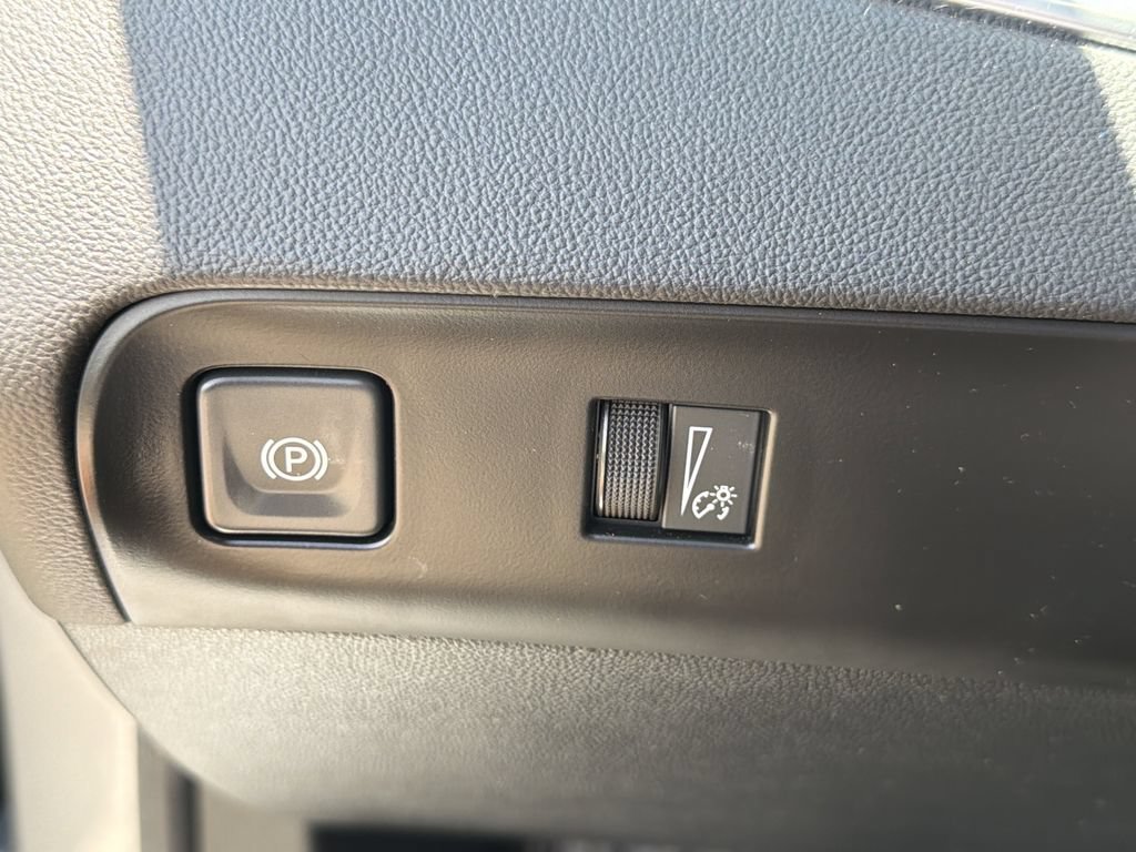 Used 2024 Buick Enclave Essence w/ Experience Buick Package AWD/4WD image 29