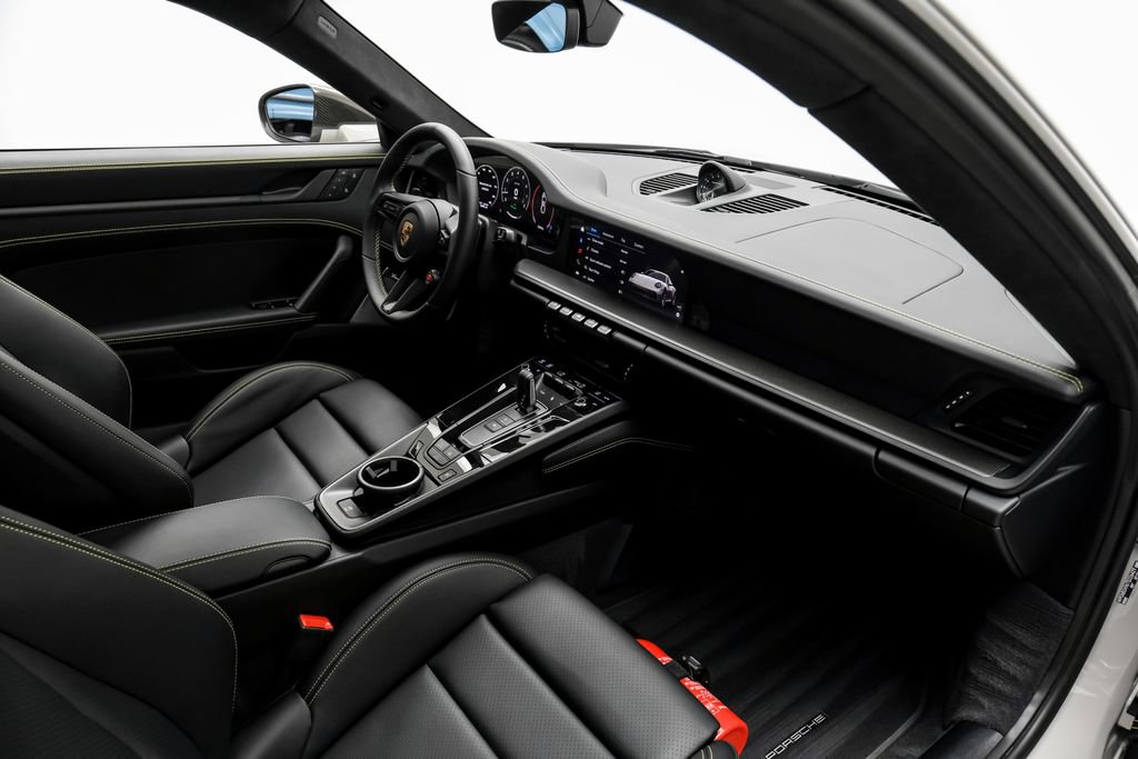 Used 2026 Porsche 911 Carrera GTS RWD image 19