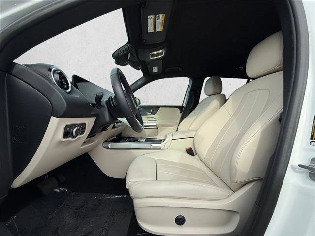Used 2025 Mercedes-Benz GLB 250 4MATIC image 14