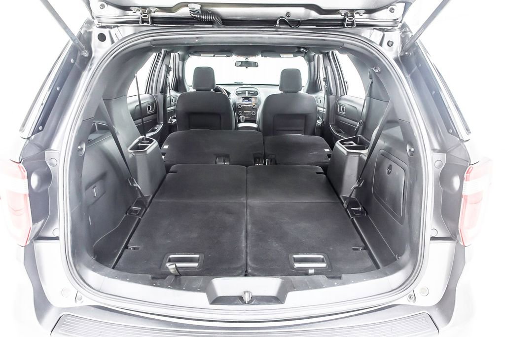 Used 2018 Ford Explorer XLT image 38
