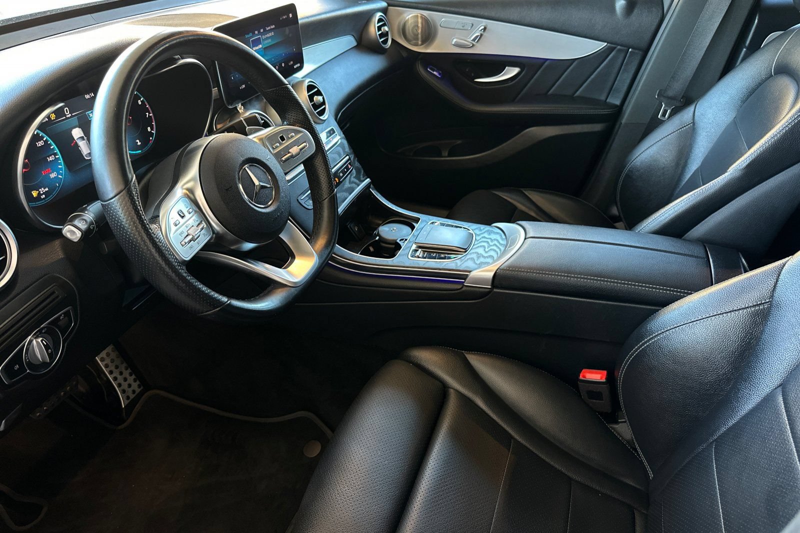 Used 2021 Mercedes-Benz GLC 300 4MATIC Coupe image 9