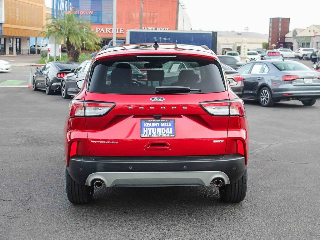 Used 2020 Ford Escape Titanium image 9