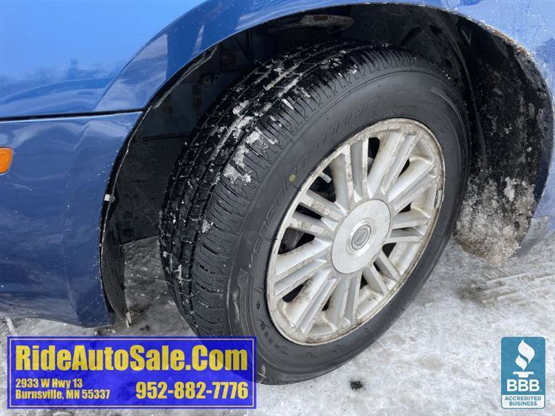 Used 2009 Chrysler Sebring Touring w/ Electronics Convenience Group image 24