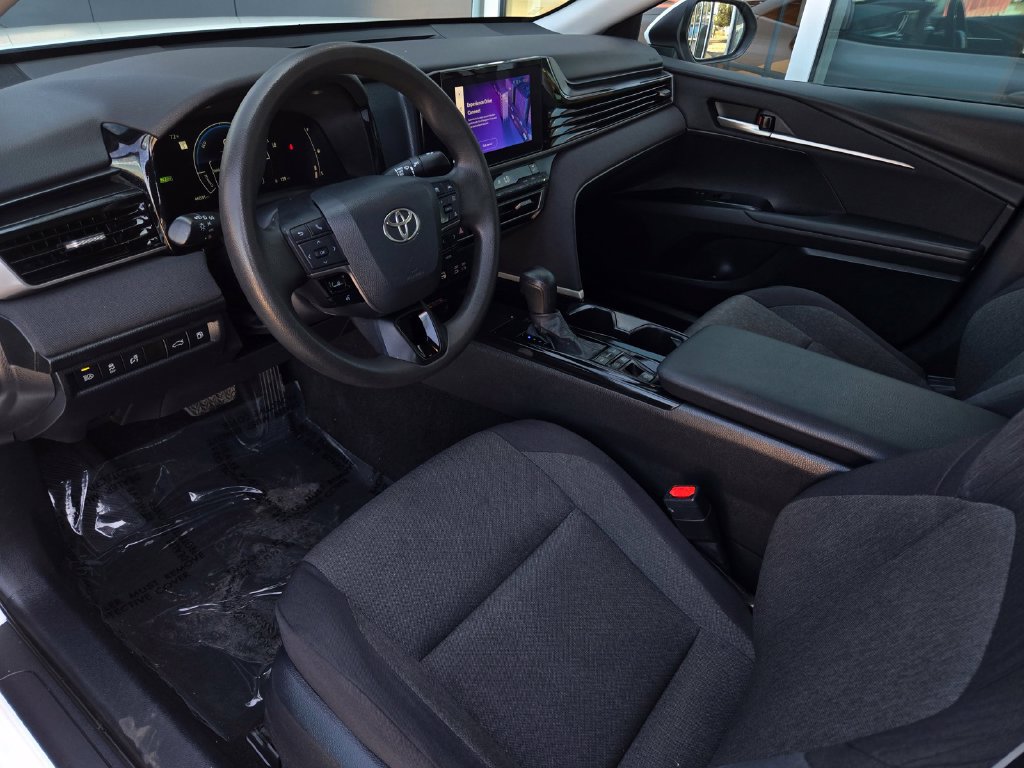 Used 2025 Toyota Camry LE FWD image 10