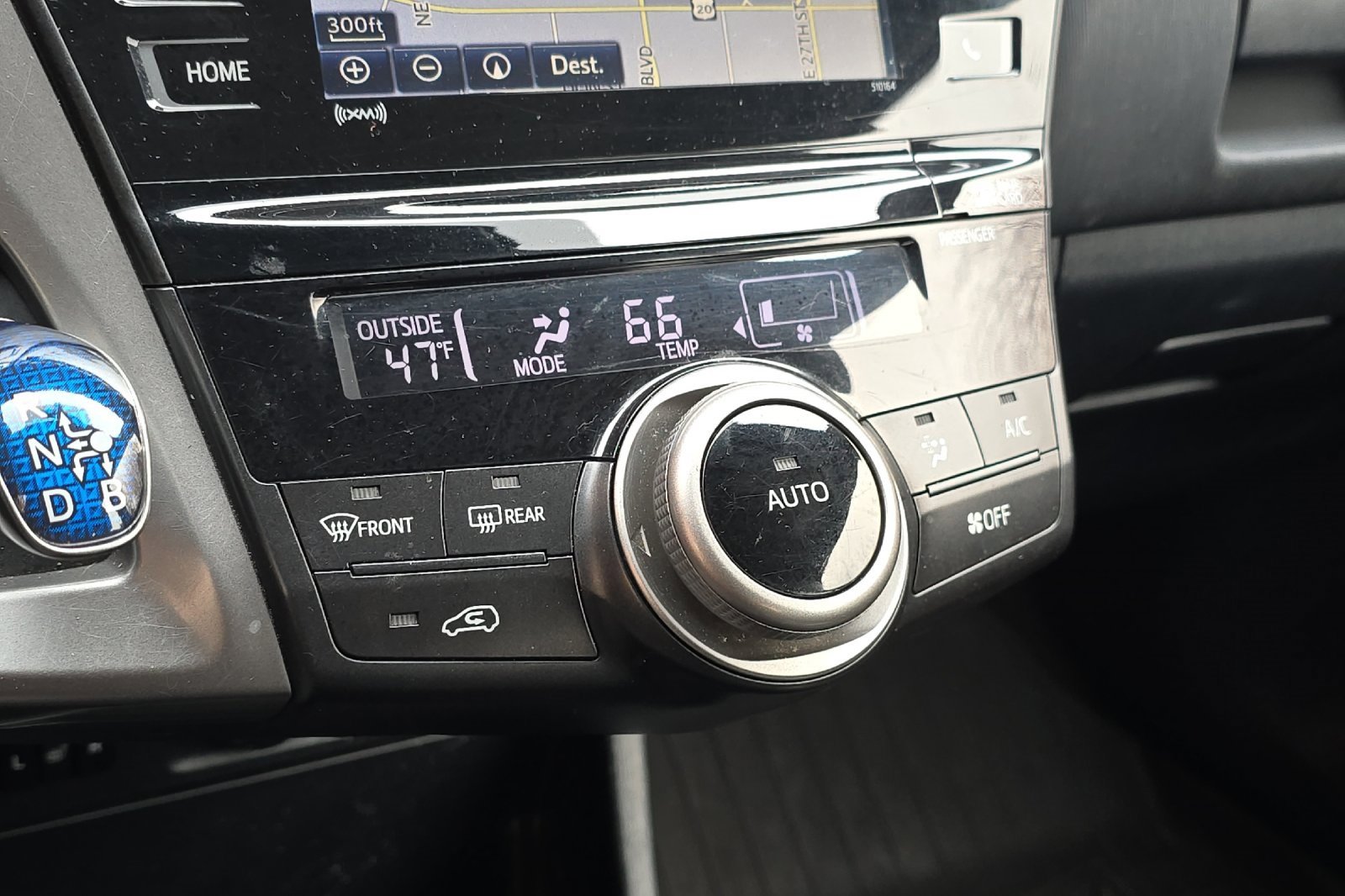 Used 2017 Toyota Prius V Four image 27