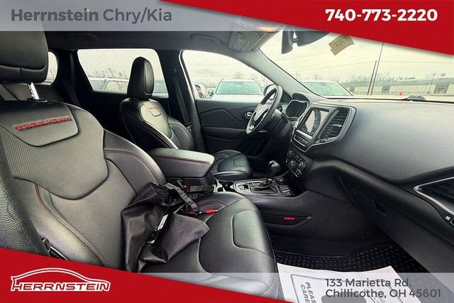 Used 2022 Jeep Cherokee Trailhawk w/ Premium Leather Package image 27