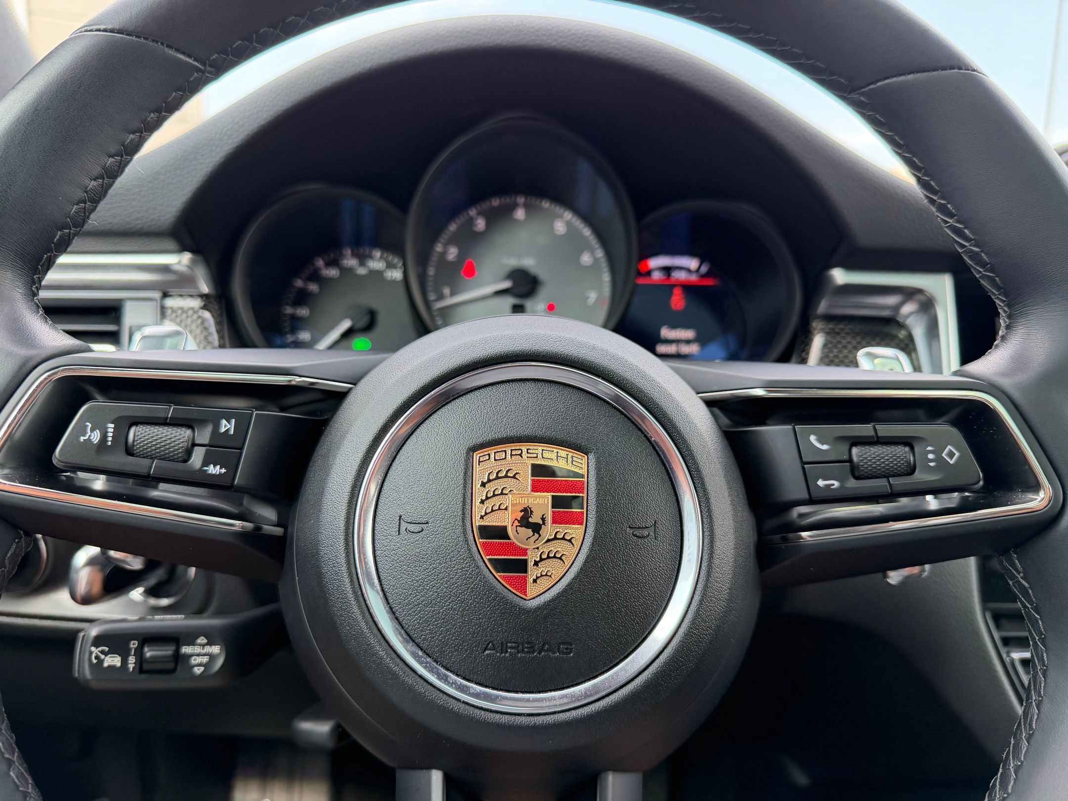 Certified 2024 Porsche Macan S AWD/4WD image 11