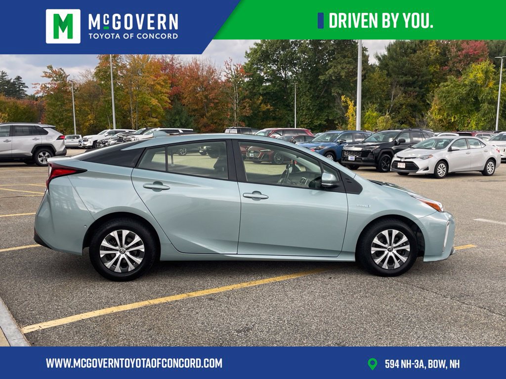 Used 2021 Toyota Prius LE w/ Carpet Mat Package (TMS) AWD/4WD image 6
